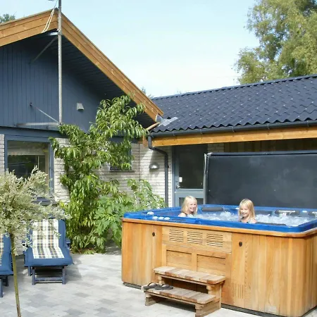 Сasa de vacaciones Four-bedroom Holiday In Vaeggerlose 7