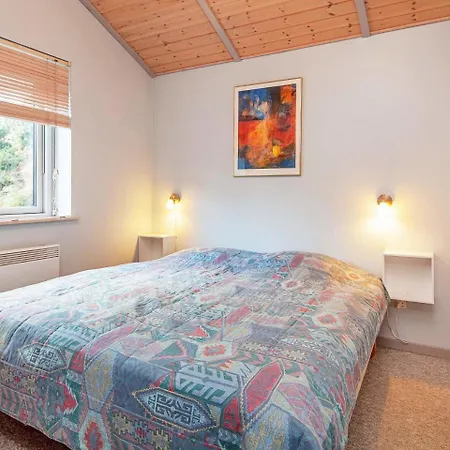 Сasa de vacaciones Four-bedroom Holiday In Vaeggerlose 7 Bøtø By