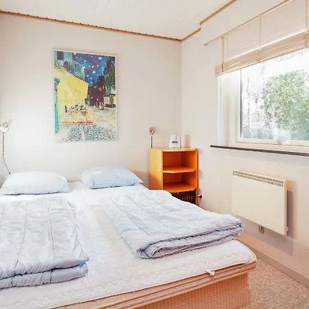 Сasa de vacaciones Four-bedroom Holiday In Vaeggerlose 7 Bøtø By